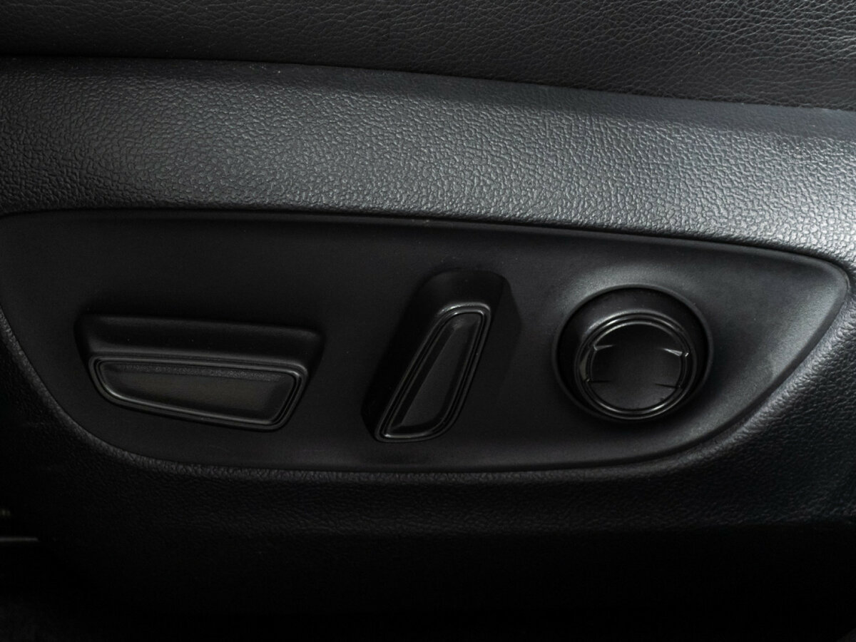 Toyota RAV4 с пробегом — 2020 год. Фото: #14