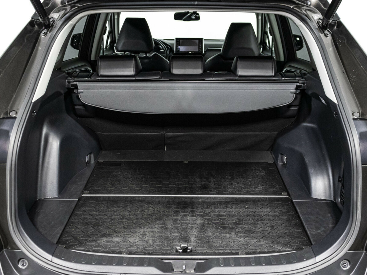 Toyota RAV4 с пробегом — 2020 год. Фото: #21