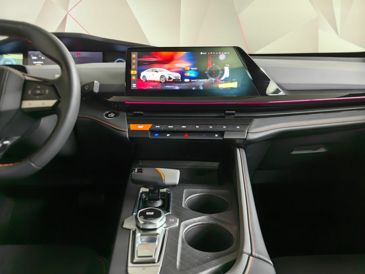 Changan UNI-V с пробегом — 2023 год. Фото: #10