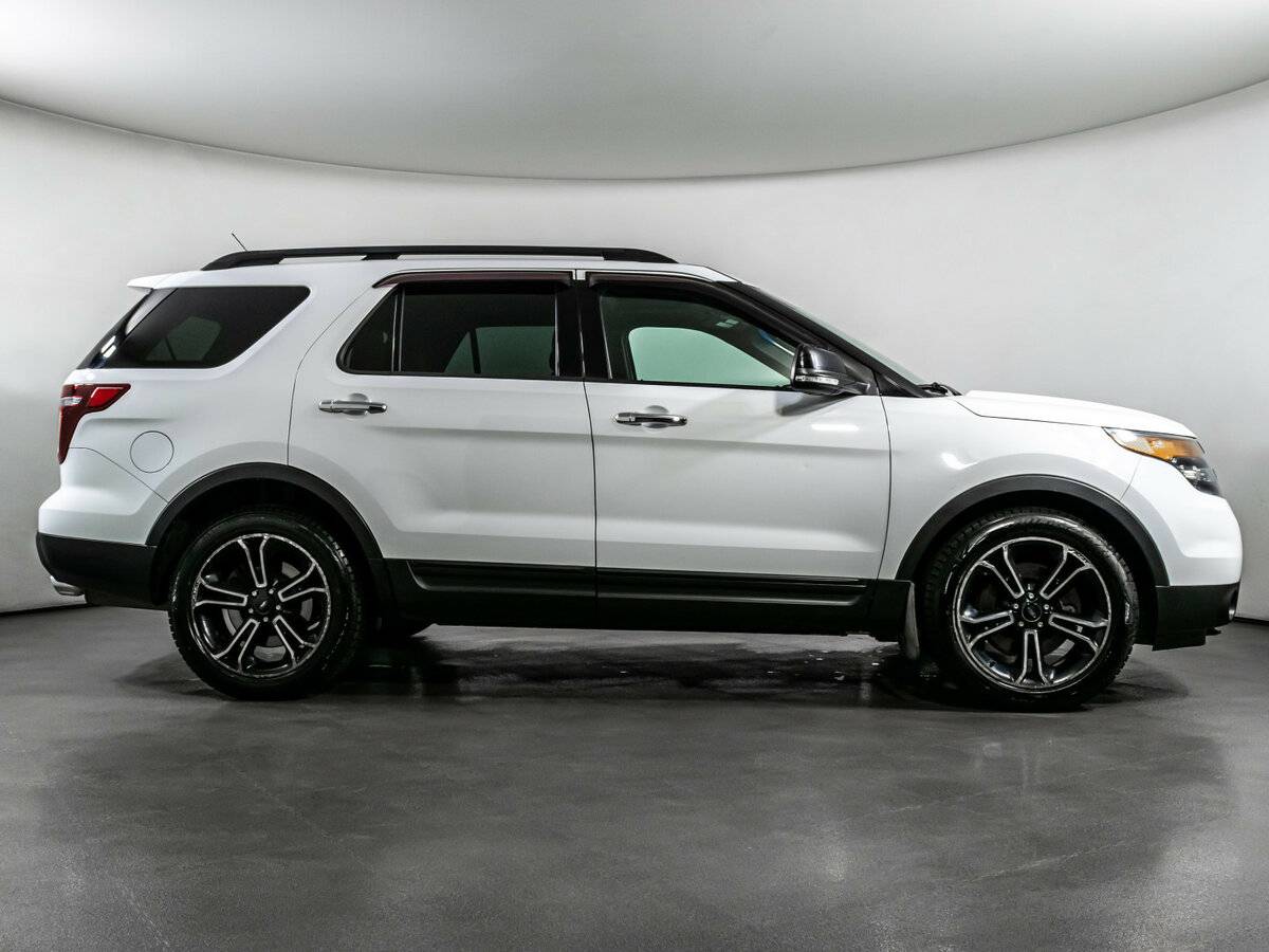 Ford Explorer с пробегом — 2013 год. Фото: #3