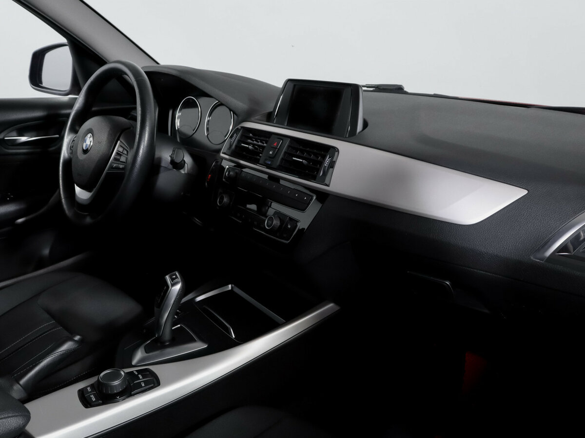 BMW 1 серии с пробегом — 2018 год. Фото: #8