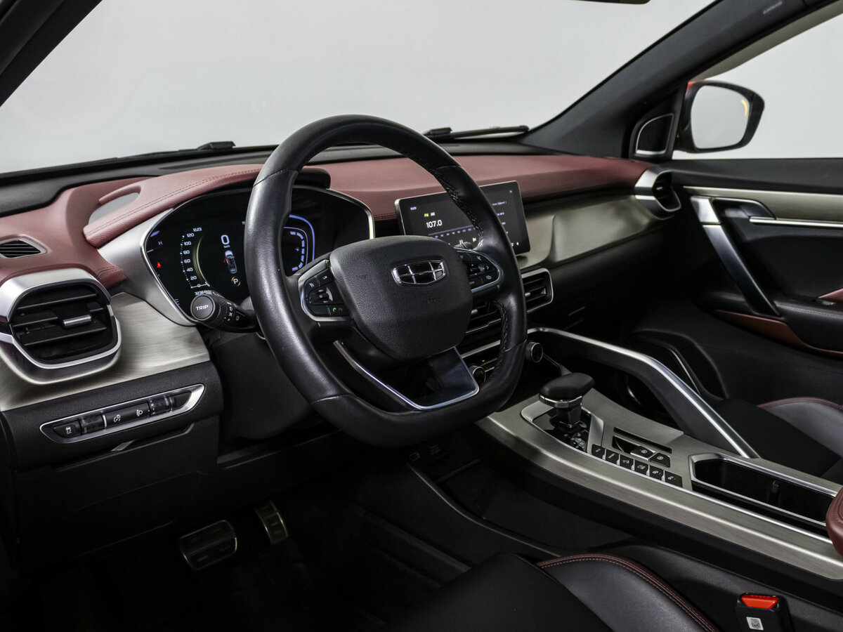 Geely Coolray с пробегом — 2022 год. Фото: #8