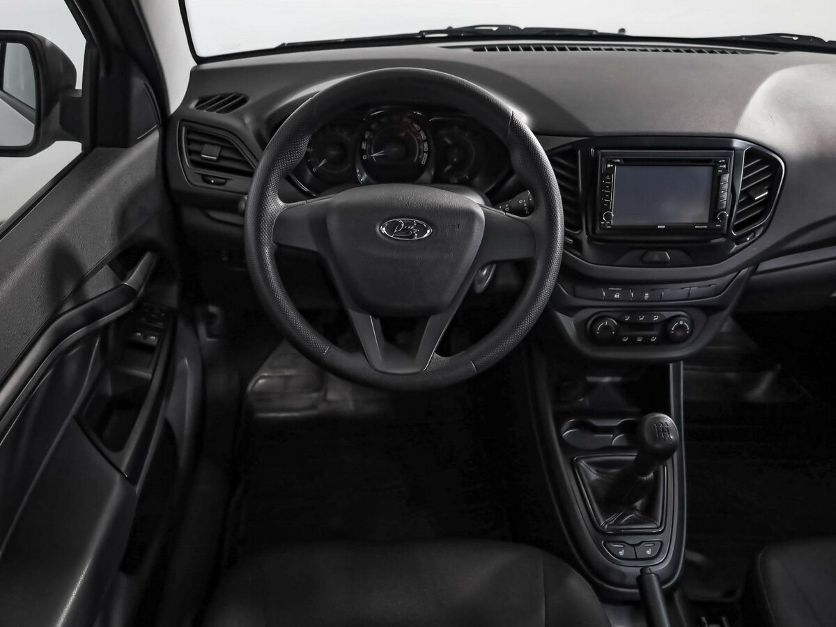 Lada (ВАЗ) Vesta с пробегом — 2018 год. Фото: #8