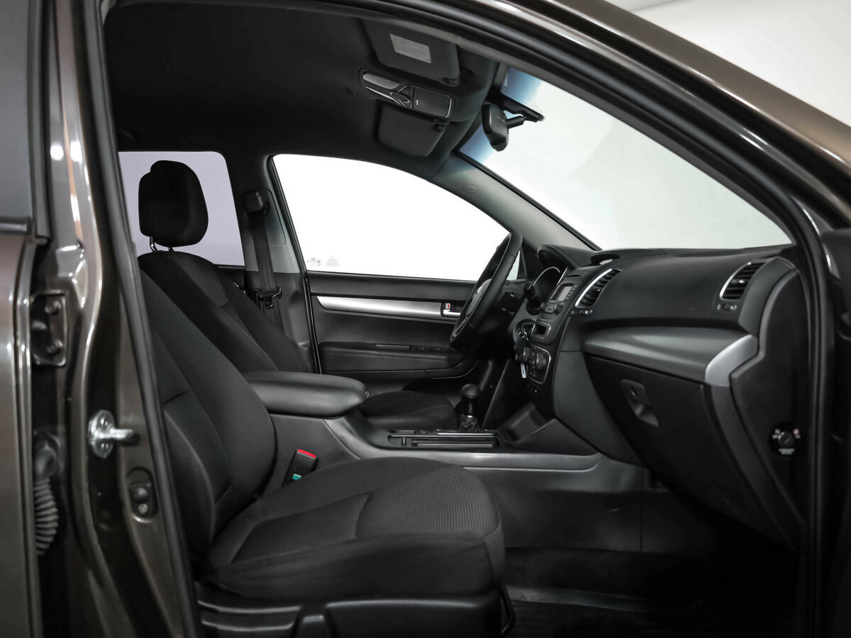 Kia Sorento с пробегом — 2013 год. Фото: #18