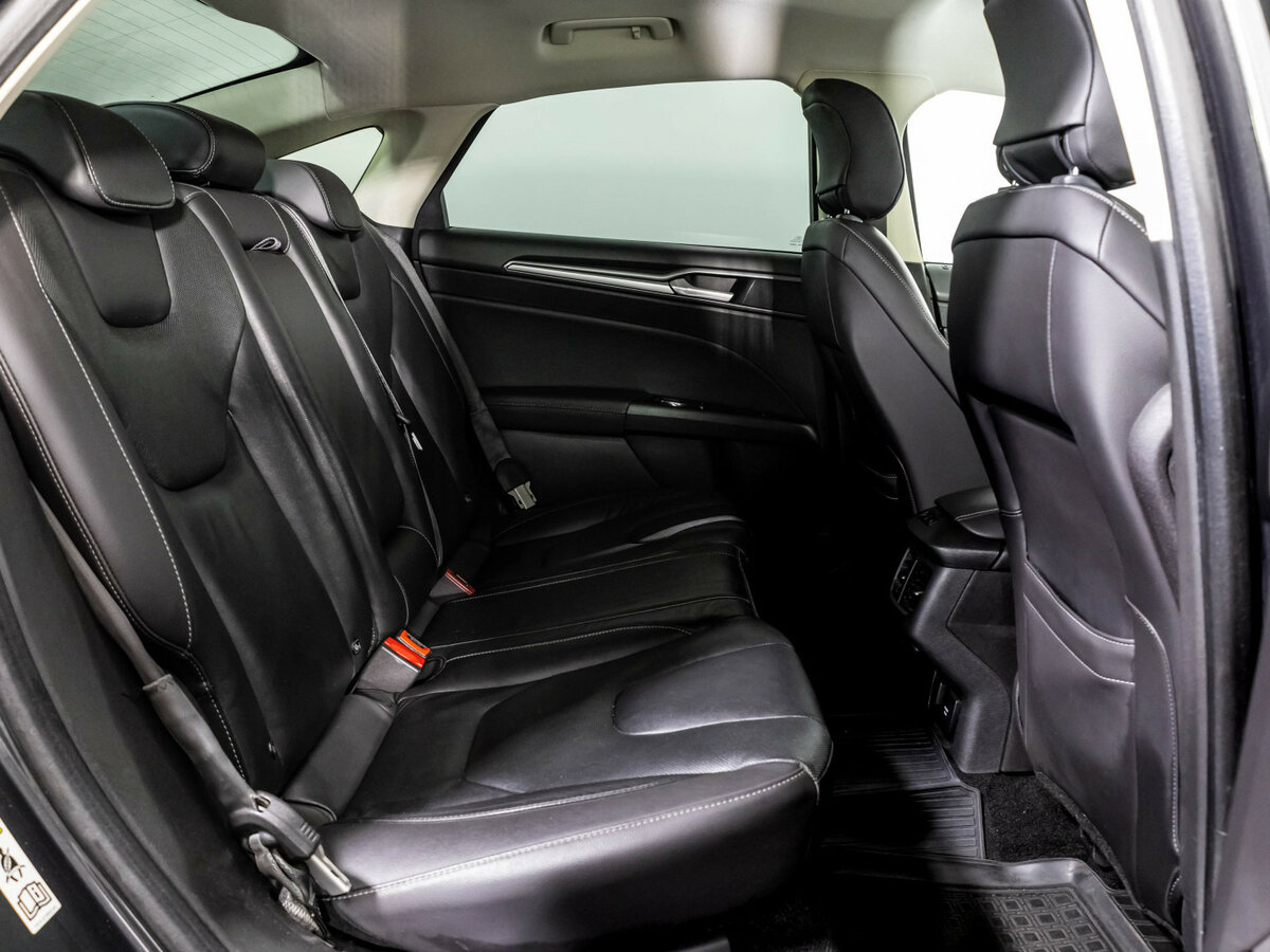 Ford Mondeo с пробегом — 2015 год. Фото: #17