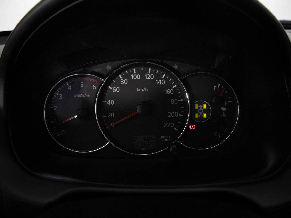 Mitsubishi Pajero Sport с пробегом — 2014 год. Фото: #10