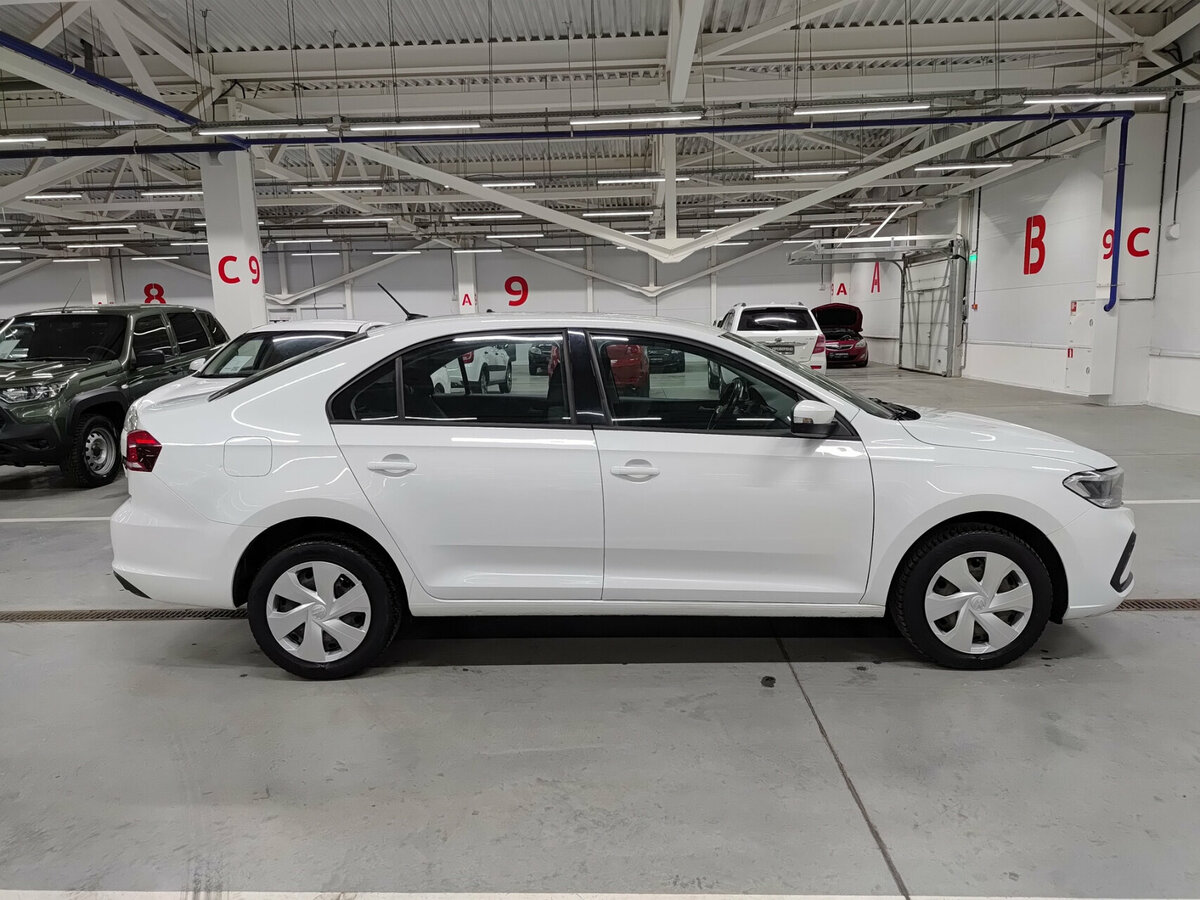 Volkswagen Polo с пробегом — 2021 год. Фото: #3