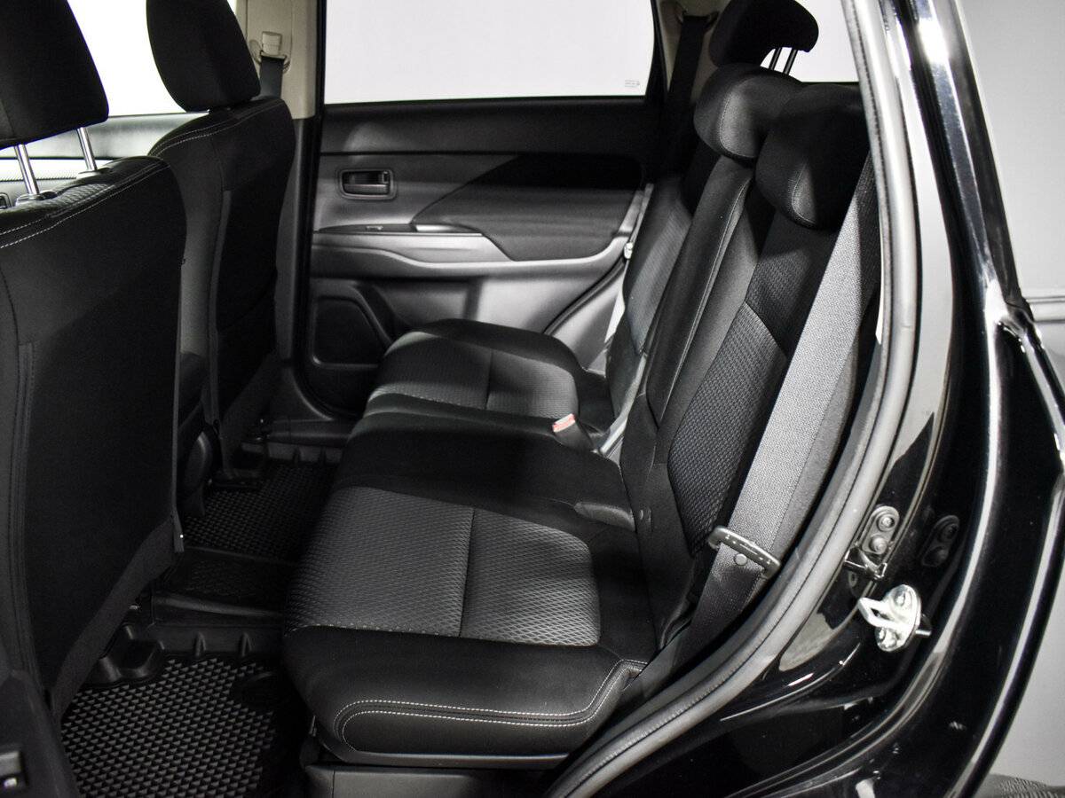 Mitsubishi Outlander с пробегом — 2018 год. Фото: #8