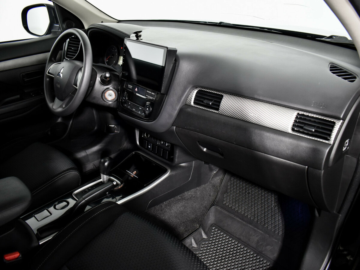 Mitsubishi Outlander с пробегом — 2018 год. Фото: #9