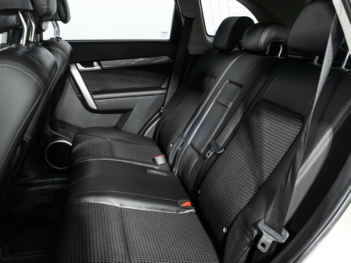 Chevrolet Captiva с пробегом — 2012 год. Фото: #9