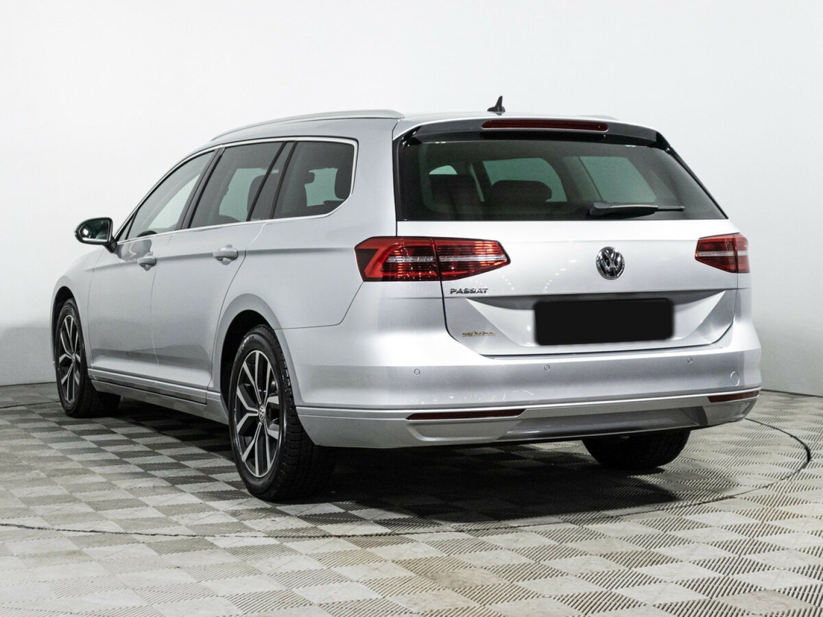 Volkswagen Passat с пробегом — 2017 год. Фото: #6