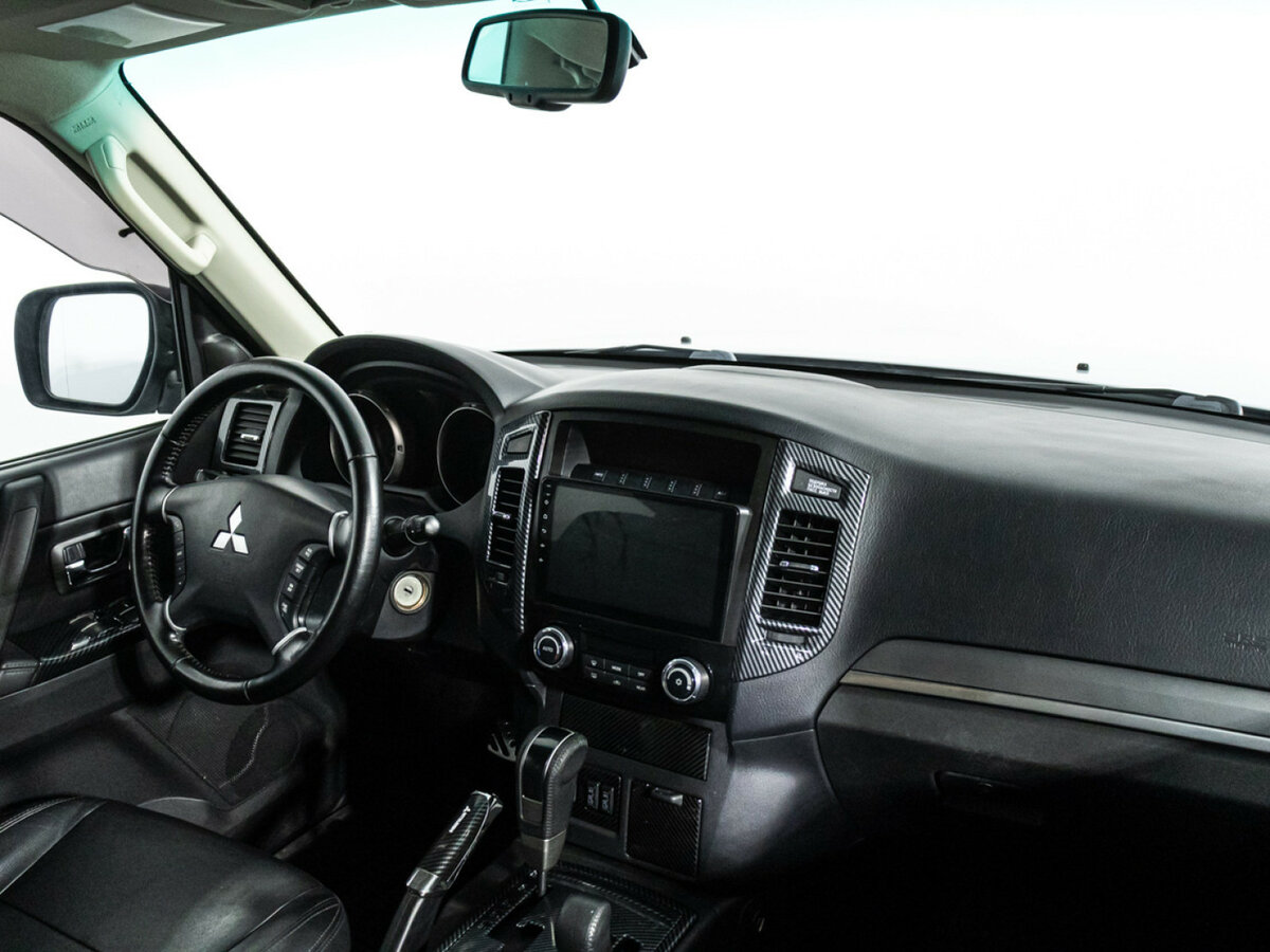 Mitsubishi Pajero с пробегом — 2015 год. Фото: #6