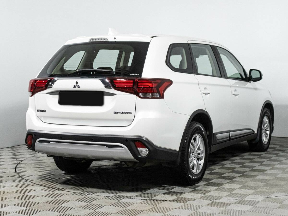 Mitsubishi Outlander с пробегом — 2019 год. Фото: #3