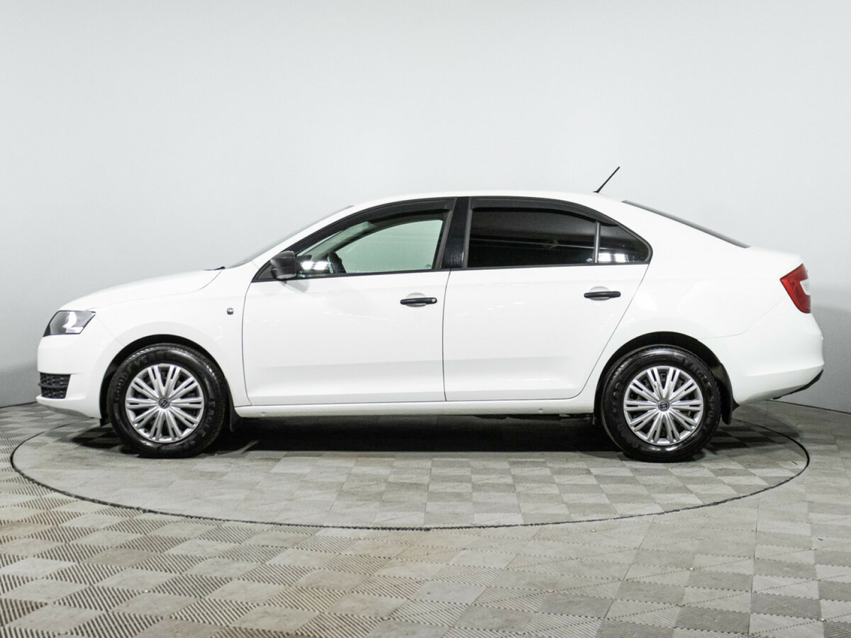 Skoda Rapid с пробегом — 2015 год. Фото: #7