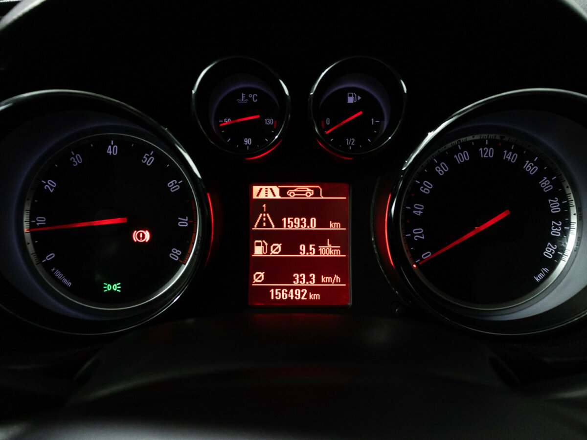 Opel Insignia с пробегом — 2014 год. Фото: #10