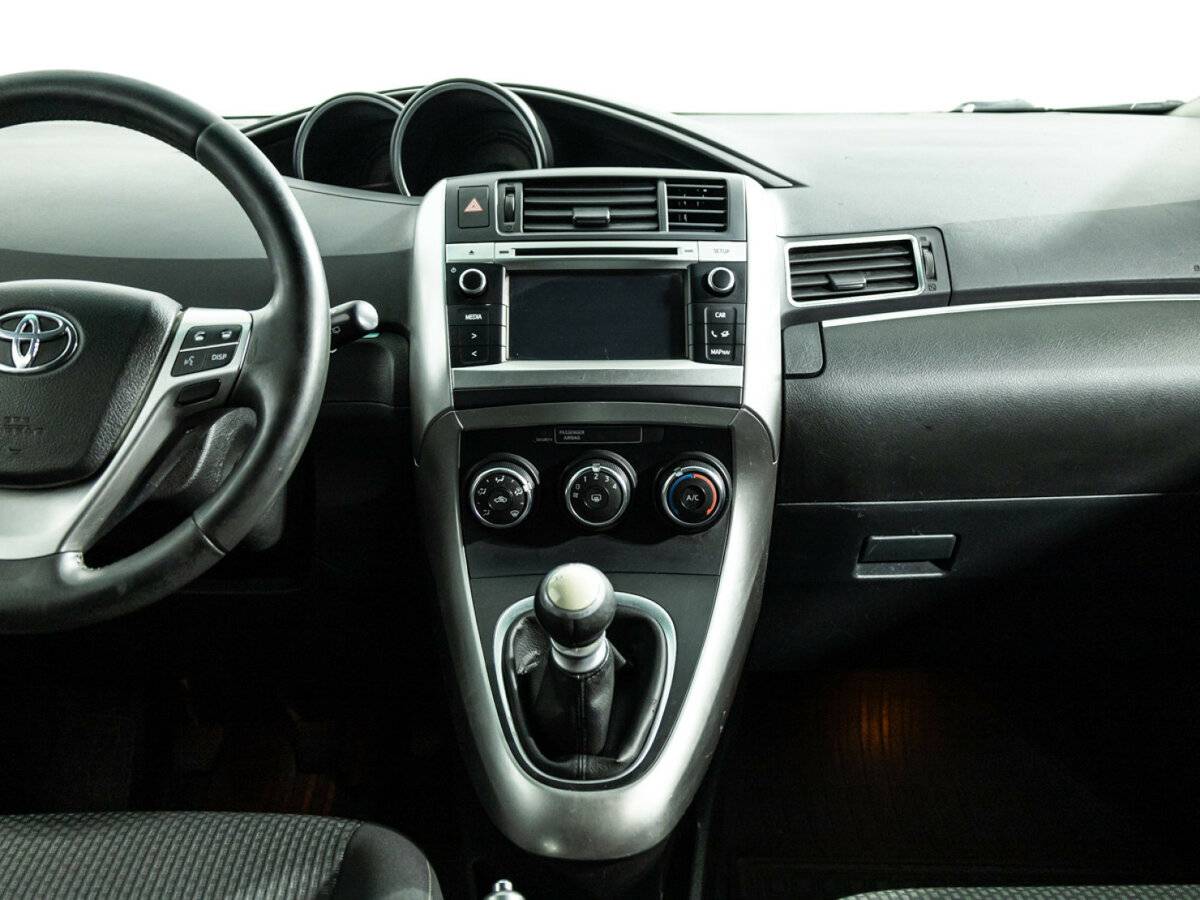 Toyota Verso с пробегом — 2013 год. Фото: #13