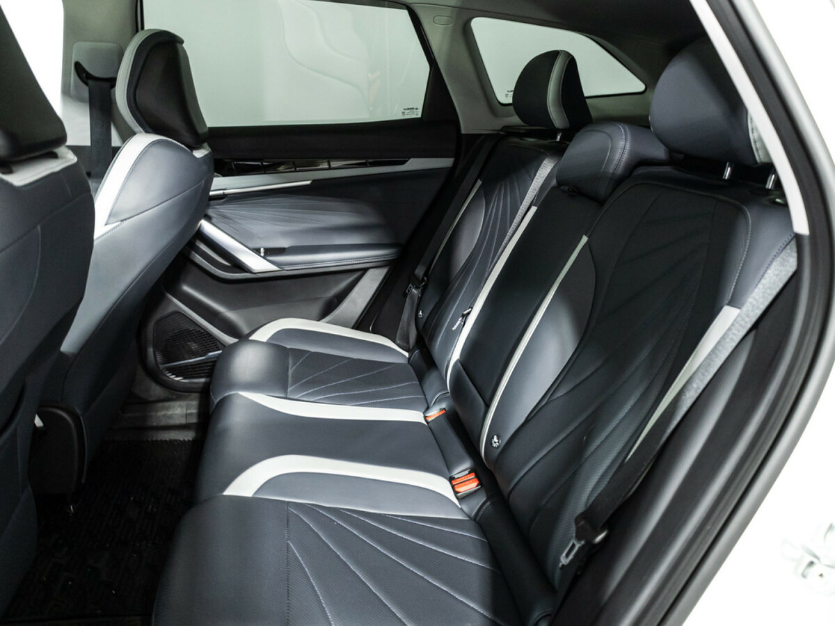 Geely Atlas с пробегом — 2024 год. Фото: #9