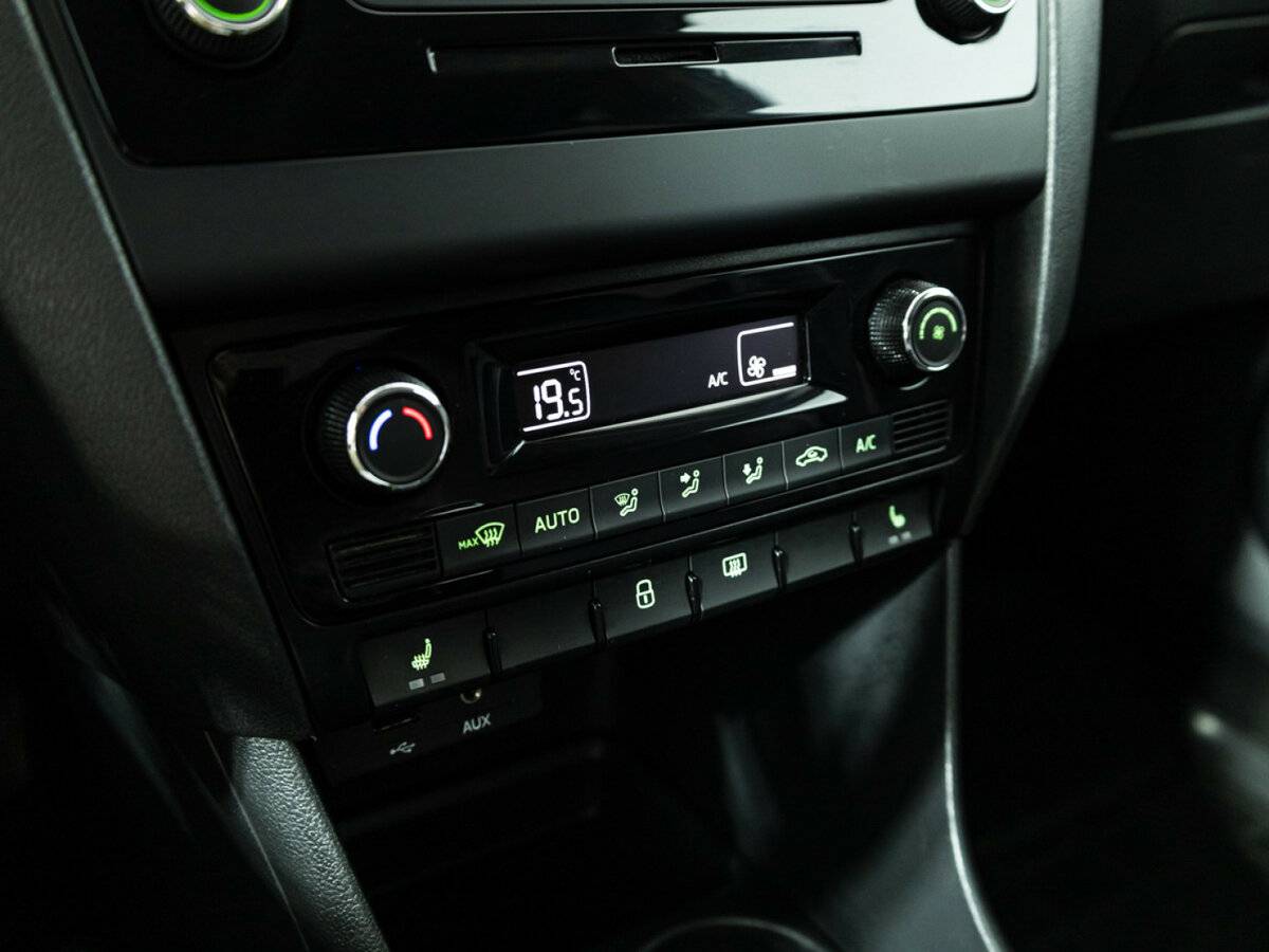 Skoda Rapid с пробегом — 2016 год. Фото: #14