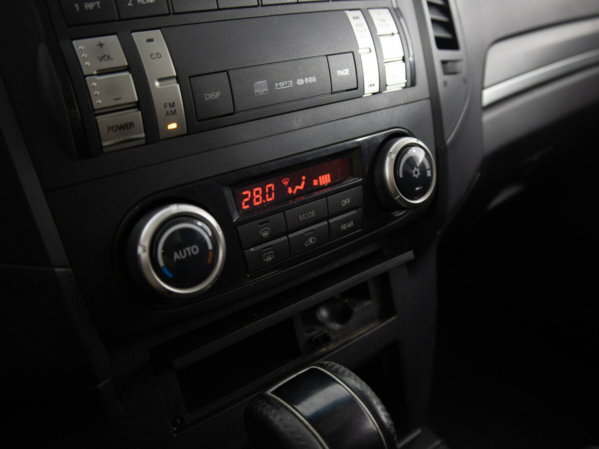 Mitsubishi Pajero с пробегом — 2013 год. Фото: #12