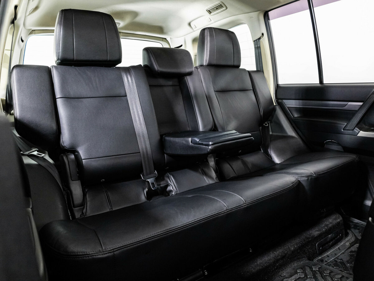 Mitsubishi Pajero с пробегом — 2017 год. Фото: #24