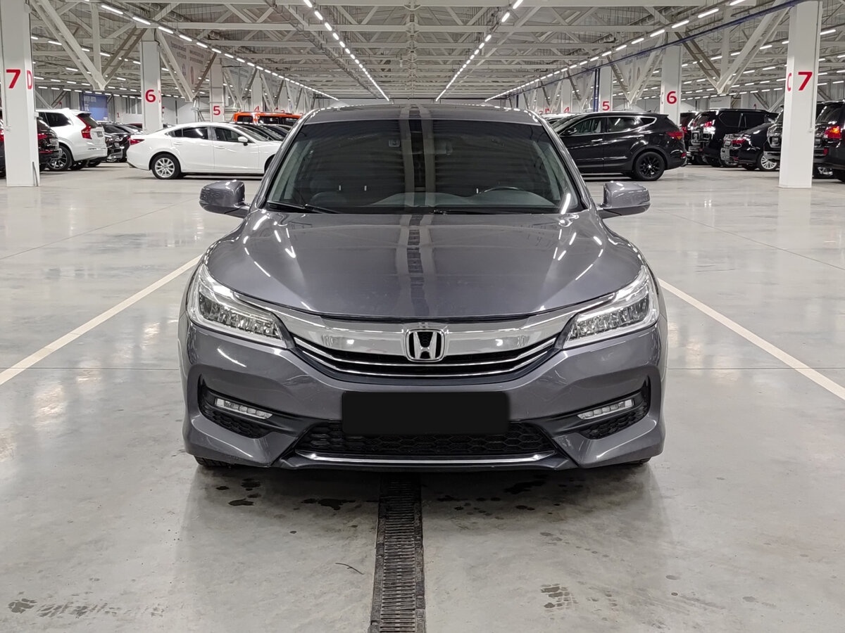 Honda Accord с пробегом — 2016 год. Фото: #1