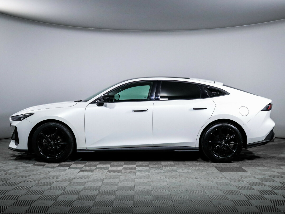 Changan UNI-V с пробегом — 2022 год. Фото: #7