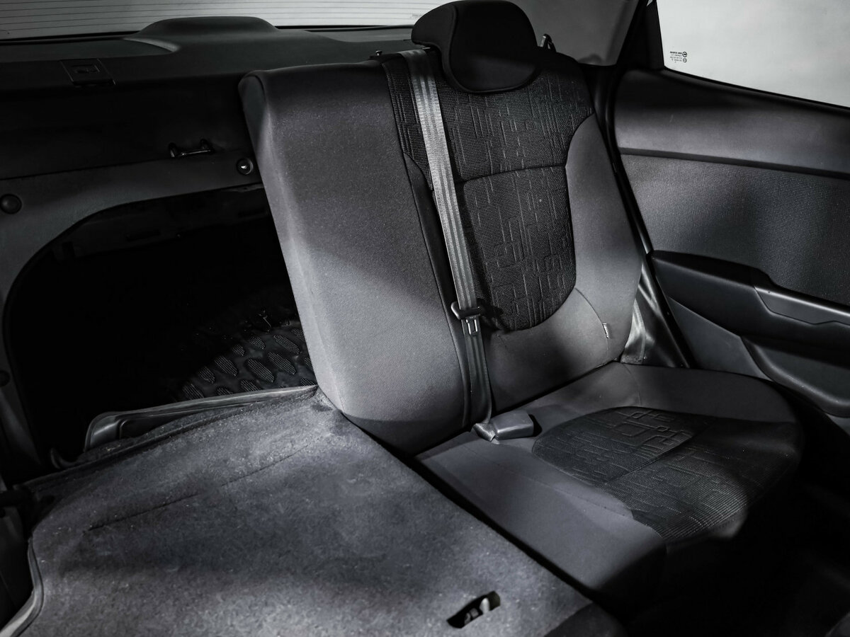 Kia Rio с пробегом — 2013 год. Фото: #21