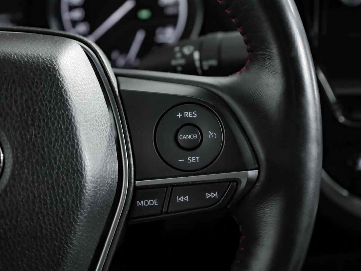 Toyota Camry с пробегом — 2021 год. Фото: #11