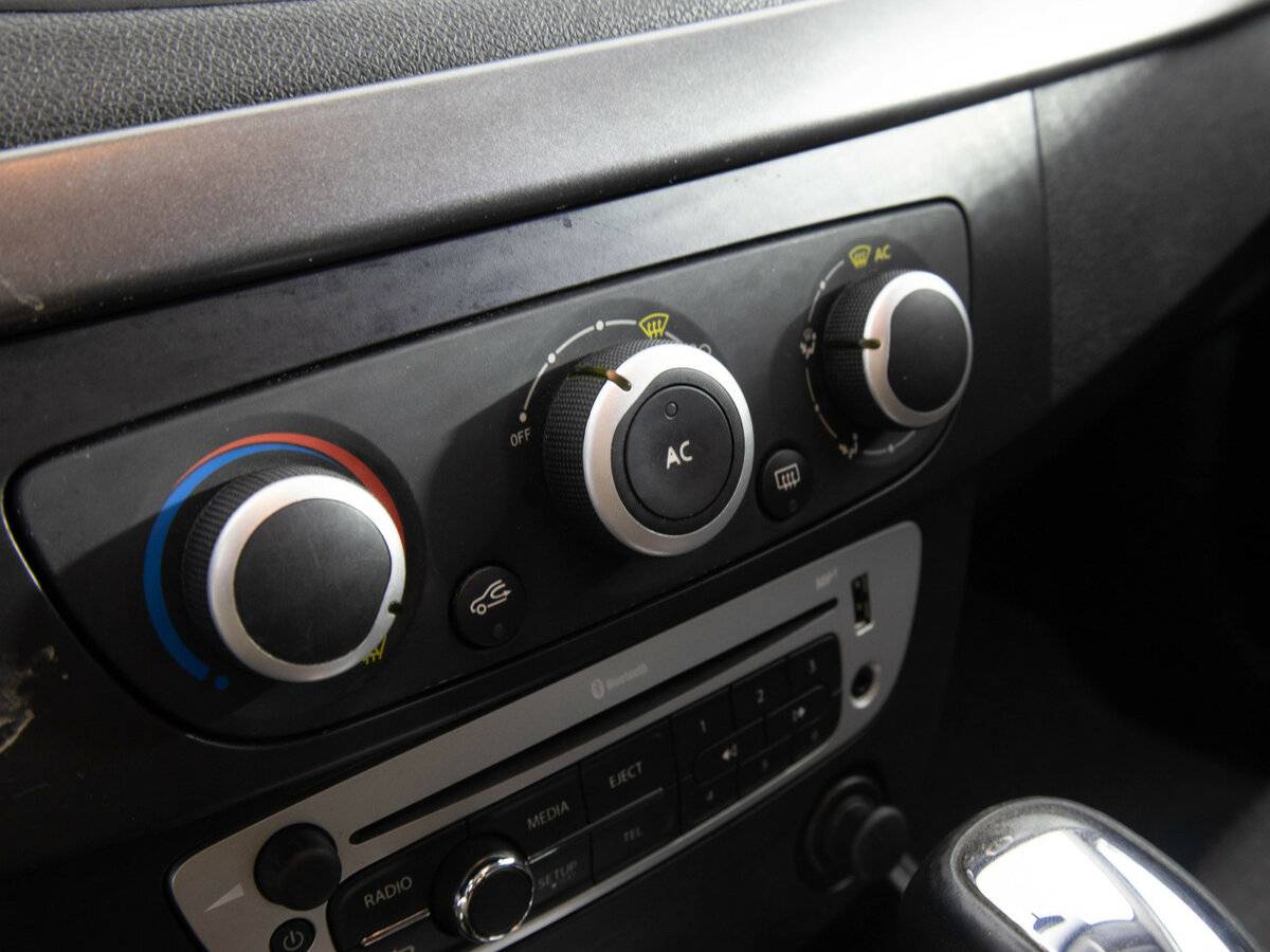 Renault Fluence с пробегом — 2014 год. Фото: #9