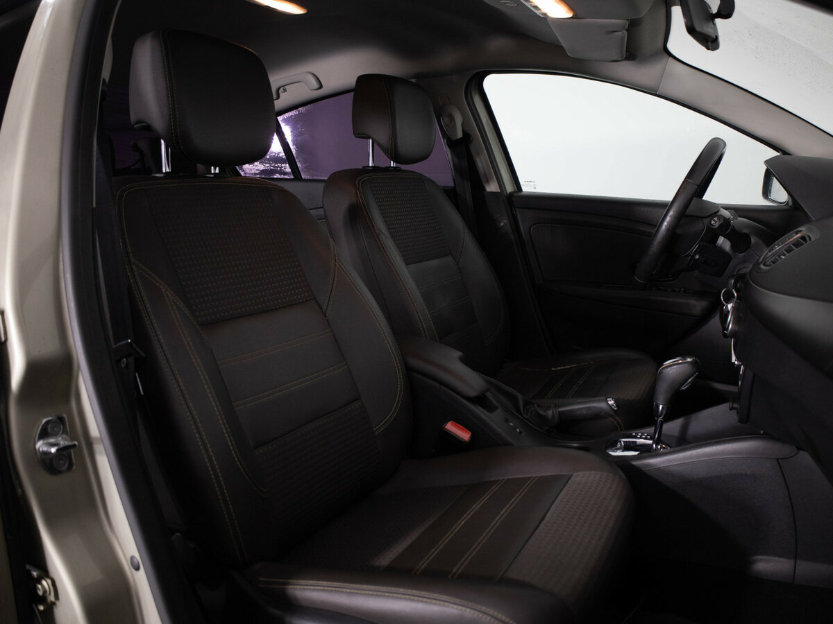 Renault Fluence с пробегом — 2014 год. Фото: #12