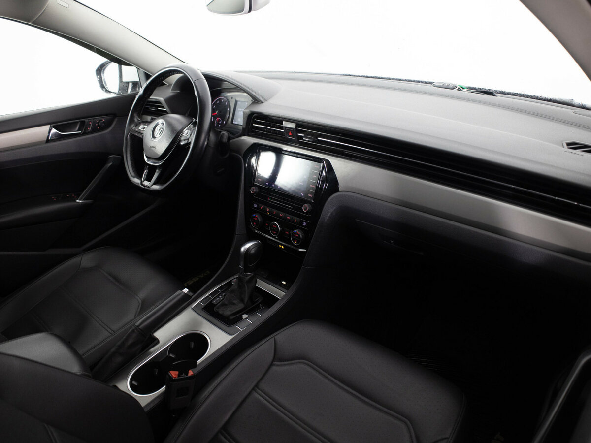 Volkswagen Passat с пробегом — 2020 год. Фото: #15