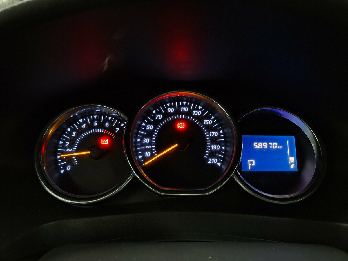 Renault Sandero с пробегом — 2018 год. Фото: #12