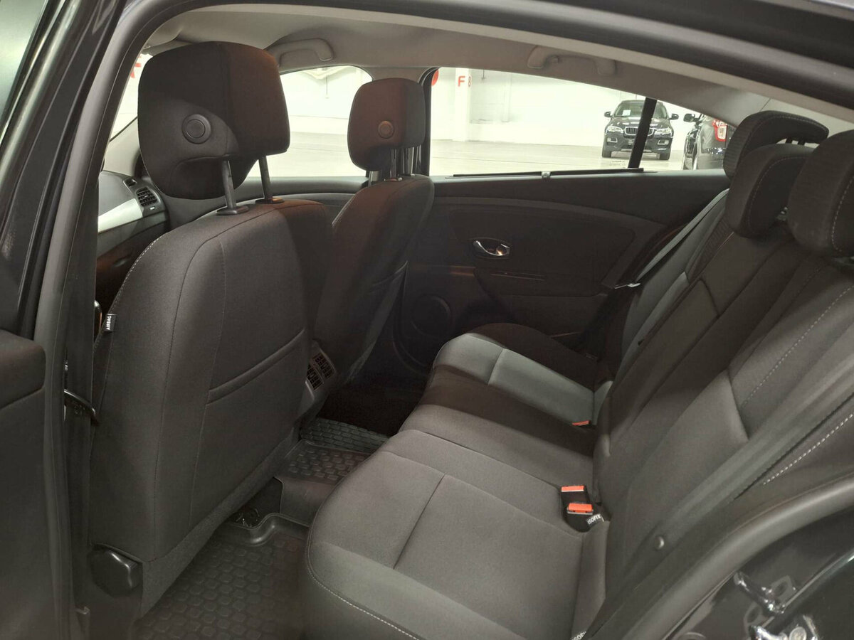 Renault Fluence с пробегом — 2012 год. Фото: #11