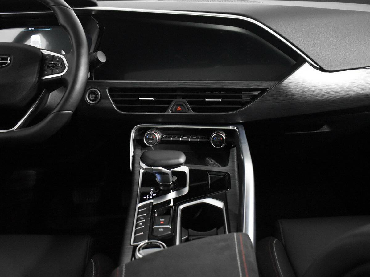 Geely Tugella с пробегом — 2023 год. Фото: #13