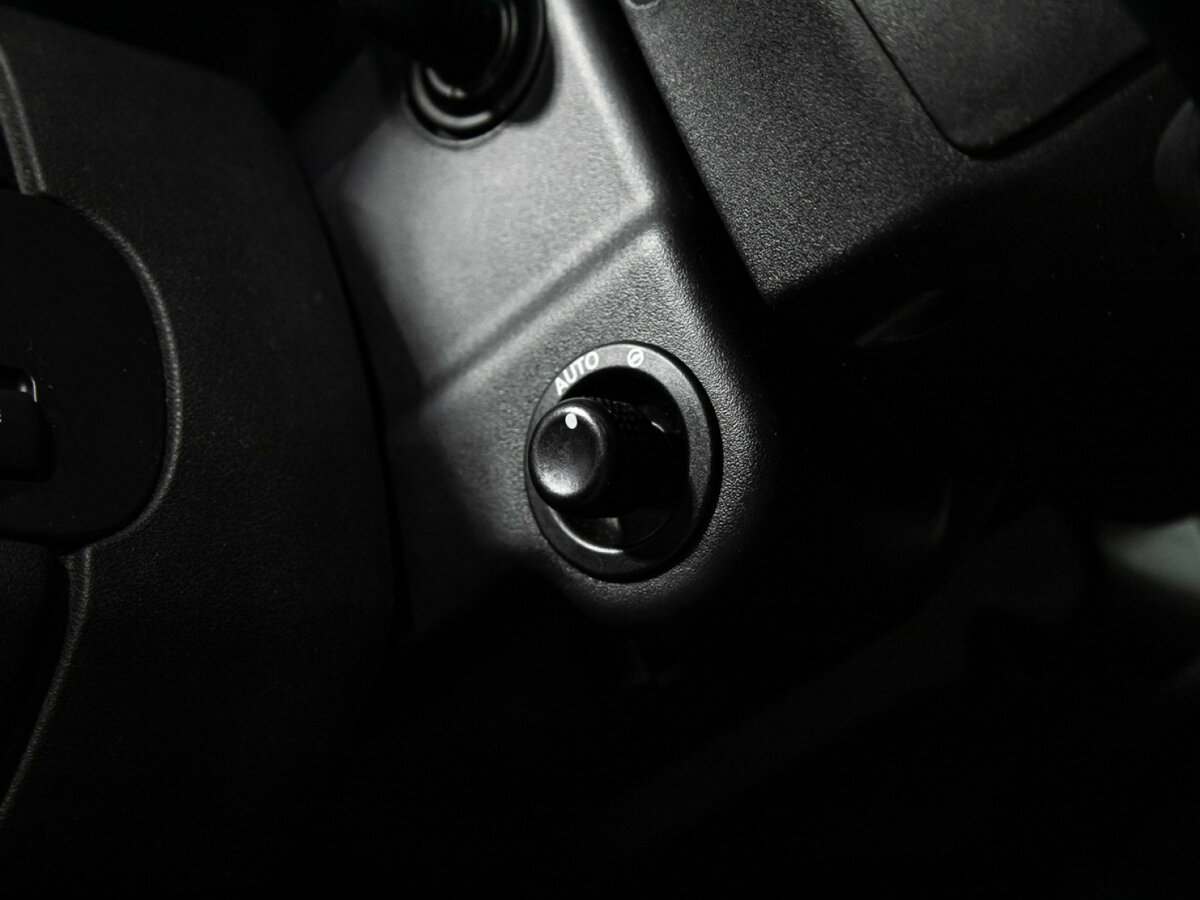 Land Rover Discovery с пробегом — 2013 год. Фото: #16