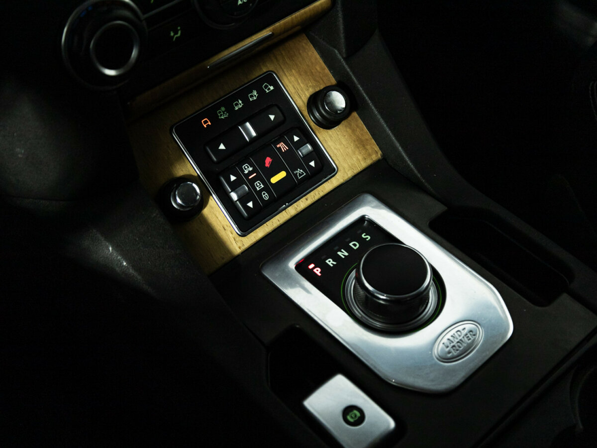 Land Rover Discovery с пробегом — 2013 год. Фото: #17