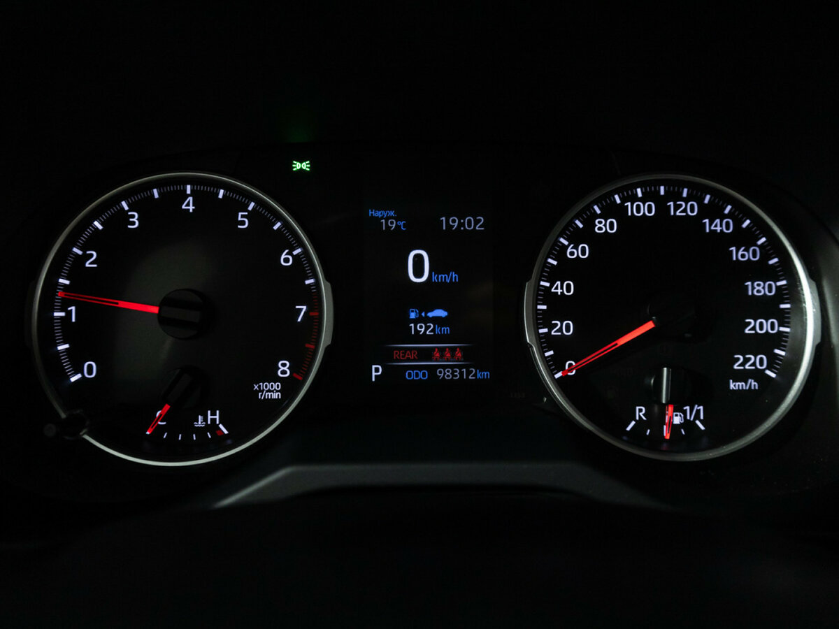 Toyota RAV4 с пробегом — 2021 год. Фото: #11