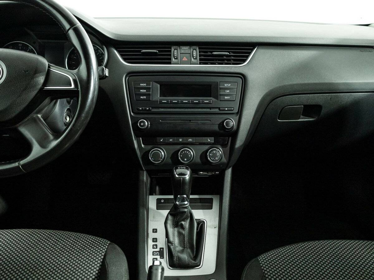 Skoda Octavia с пробегом — 2014 год. Фото: #12