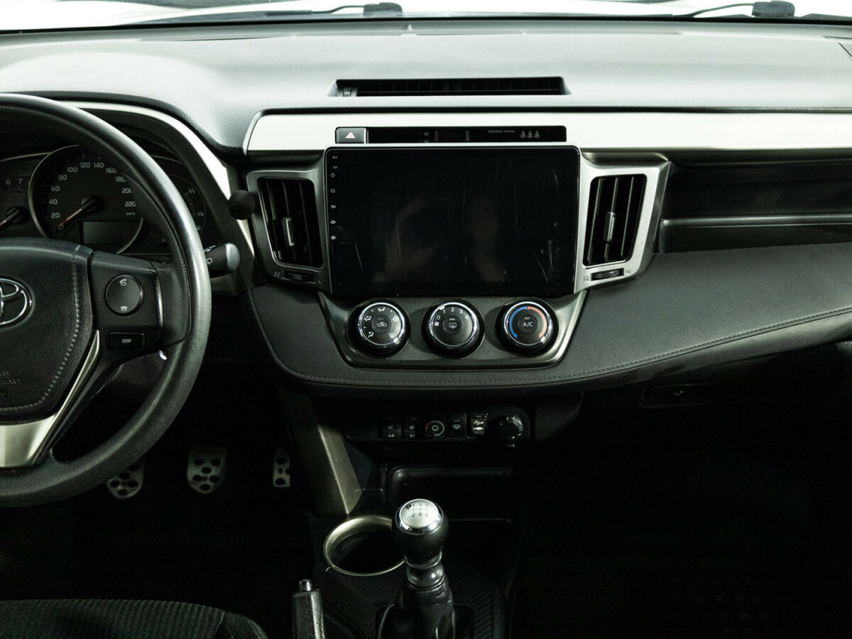 Toyota RAV4 с пробегом — 2014 год. Фото: #11