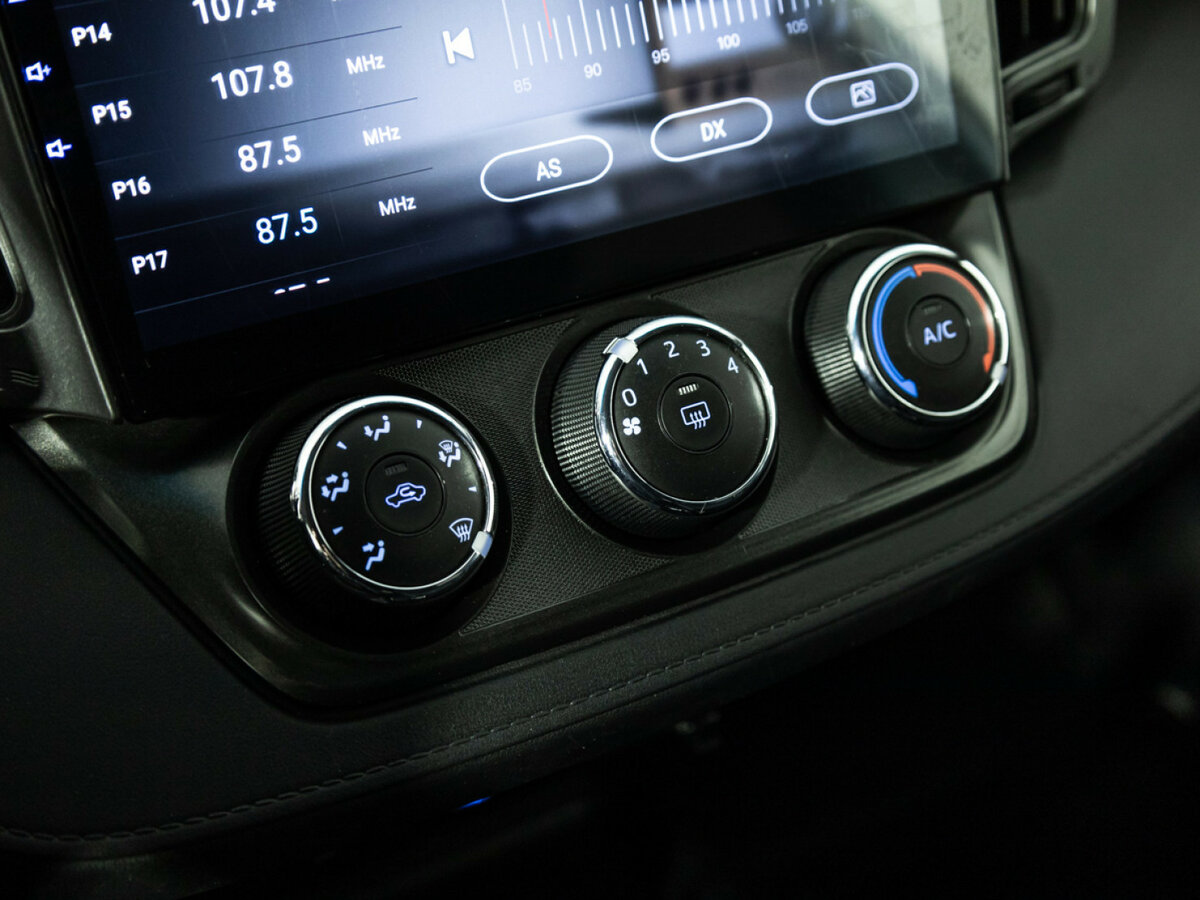 Toyota RAV4 с пробегом — 2014 год. Фото: #13