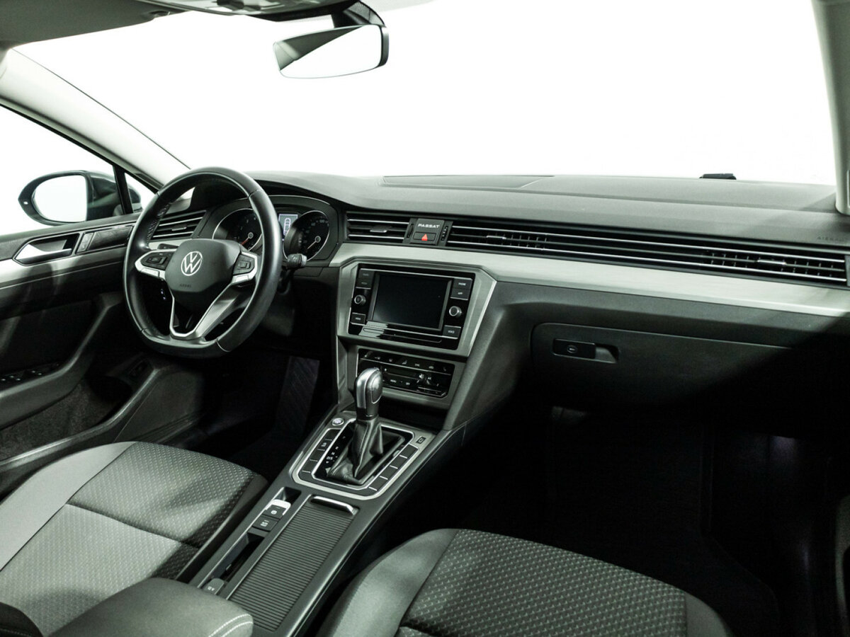 Volkswagen Passat с пробегом — 2021 год. Фото: #8