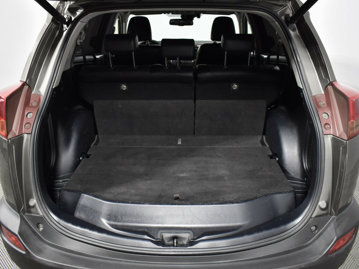 Toyota RAV4 с пробегом — 2013 год. Фото: #17