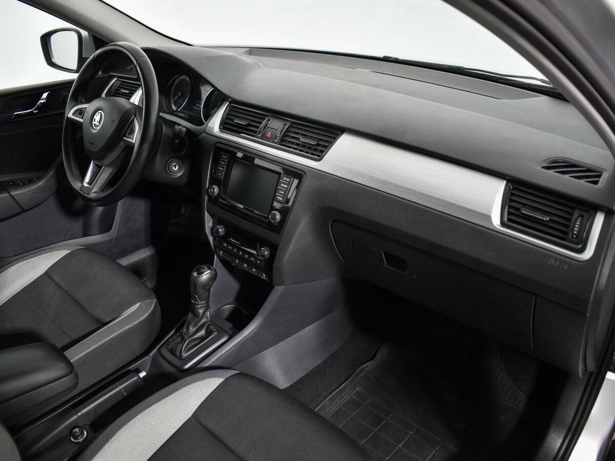 Skoda Rapid с пробегом — 2017 год. Фото: #11