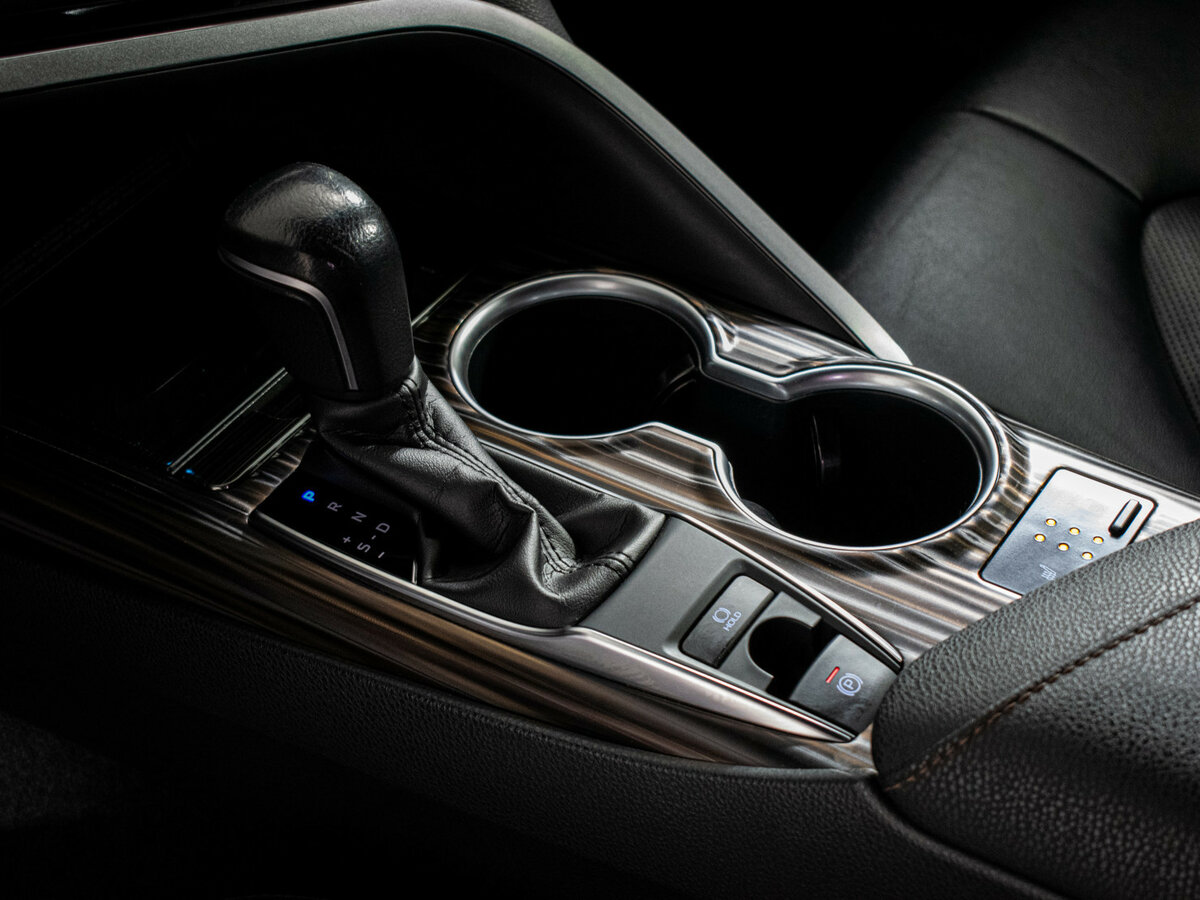 Toyota Camry с пробегом — 2020 год. Фото: #13