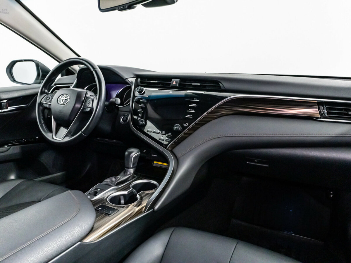 Toyota Camry с пробегом — 2019 год. Фото: #8
