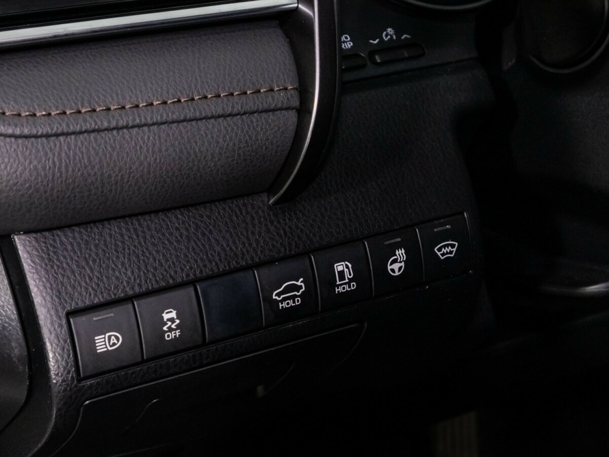 Toyota Camry с пробегом — 2019 год. Фото: #23