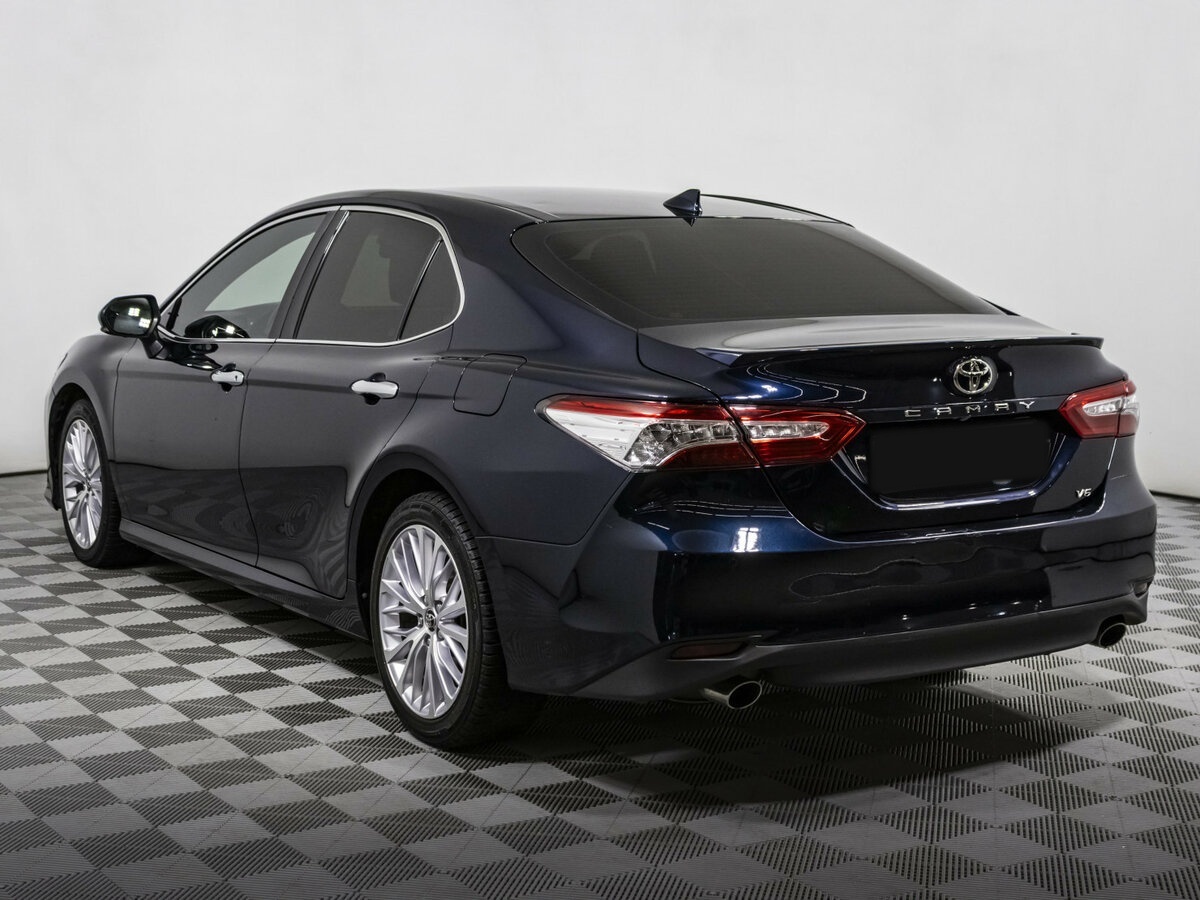 Toyota Camry с пробегом — 2018 год. Фото: #5