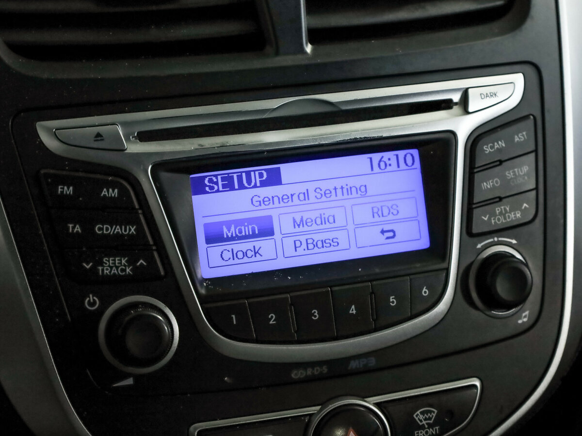 Hyundai Solaris с пробегом — 2013 год. Фото: #14