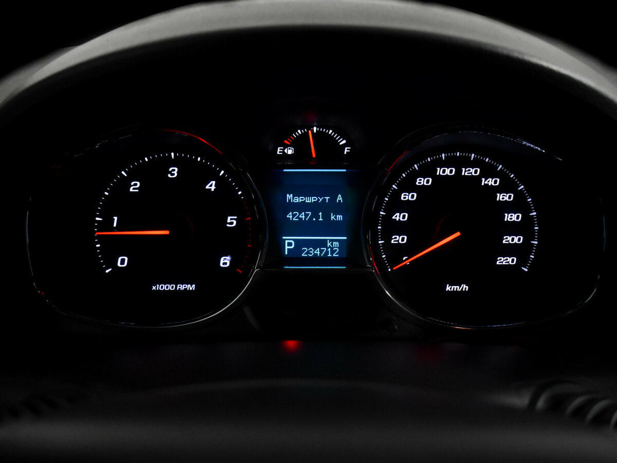 Chevrolet Captiva с пробегом — 2013 год. Фото: #17