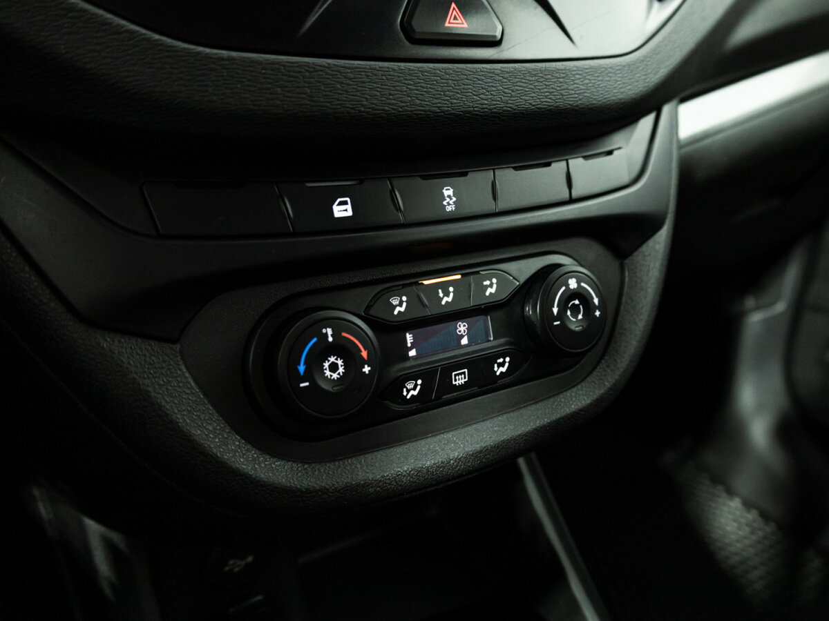 Lada (ВАЗ) Vesta с пробегом — 2020 год. Фото: #15